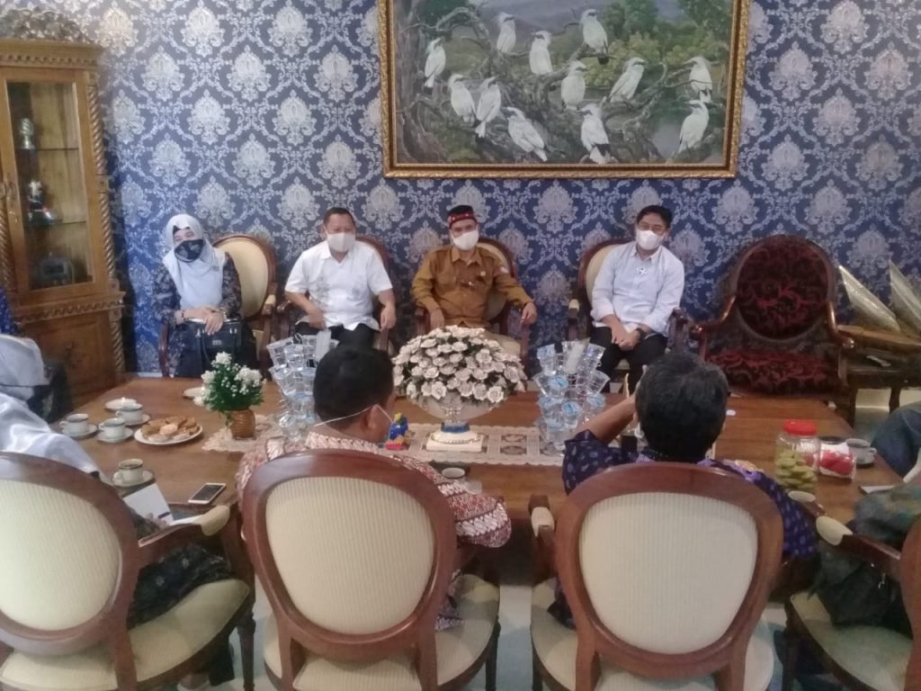 Bupati Bone Bolango Berkomitmen Lanjutkan Beasiswa Cemerlang