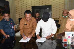 Pemda Gorut Tandatangani Kerjasama Pengelolaan Pantai Minanga