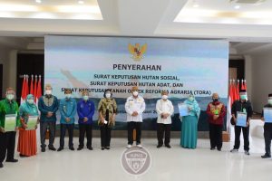 Provinsi Gorontalo Terima SK Hutan Sosial dan TORA