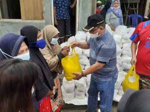 Mewakili Warga, Fikram Ucapkan Terima Kasih pada Gubernur Atas Bantuan Pangan
