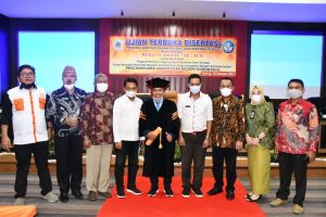 Raih Gelar Doktor, Ridwan Harap Rusli Implementasikan Ilmunya di Daerah