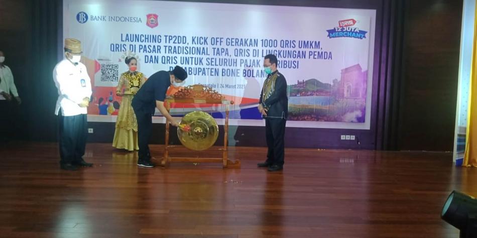 Peluncuran TP2DD sekaligus kick off gerakan 1.000 QRIS UMKM, QRIS di pasar tradisional Tapa, Qris di lingkungan Pemda dan QRIS untuk seluruh pajak distribusi di Kabupaten Bone Bolango, di gedung Bank Indonesia Perwakilan Gorontalo, Rabu (24/3/2001).