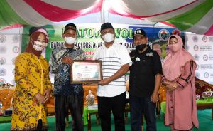 Sekda Ridwan Hadiri Penyerahan Sertifikat Penghargaan SDGs dari Menteri PDT dan Transmigrasi