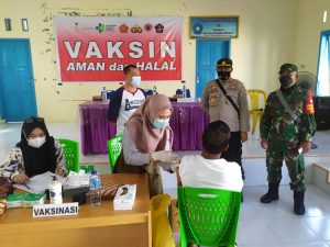 Polsek Suwawa Gelar Vaksinasi Massal