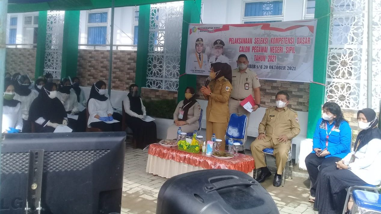 Wali Kota Tatong Bara Membuka Pelaksanaan Tes SKD
