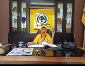 Bagikan Puluhan Karton Migor, Ismiyati Saidi Harap Dapat Meringankan Beban Masyarakat