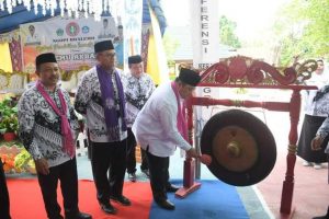Hendriwan Buka Konferensi Kerja PGRI, Ini Harapannya kepada Guru