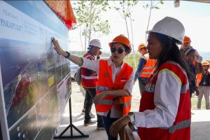 Tinjau View Point di Labuan Bajo, Wamenparekraf Ajak Pemda Berinovasi