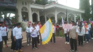 Peringatan HUT PGRI dan HGN, Sekda Boalemo Lepas Jalan Sehat