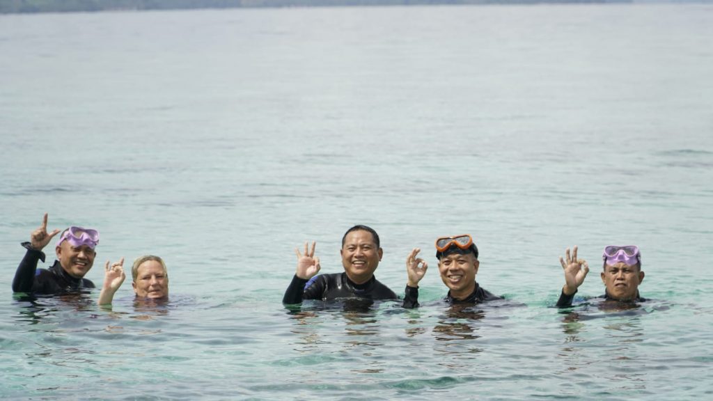 Keindahan Pulau Bogisa dan Sikap Thariq Modanggu dalam Mengembangkan Pariwisata
