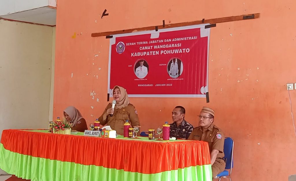 Hadiri Sertijab Camat, Suharsi Igirisa Sebut Mutasi Merupakan Peningkatan Karir Birokrasi