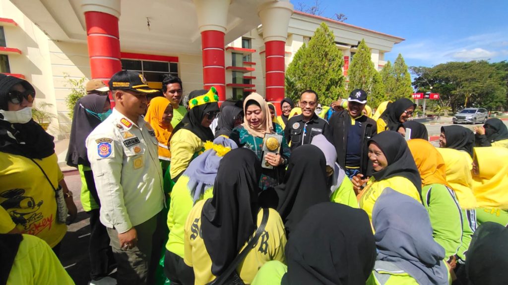 Pemda Pohuwato Terima Piala Adipura, Suharsi Harap Jadi Motivasi Menekan Volume Sampah