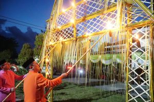 Awal Malam Tumbilotohe, Bupati Thariq Langsung Nyalakan Lampu Botol