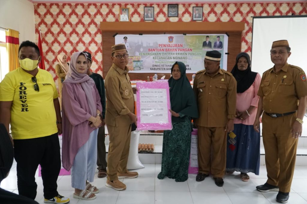 Serahkan Bahan Pangan di Monano, Thariq: Pemda Terus Mengusakan Memberikan Bantuan ke Masyarakat