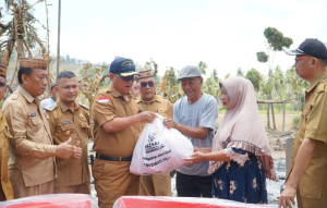 Peduli Korban Kebakaran, Thariq Modanggu Beri Bantuan