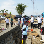 Bupati Gorontalo Utara, Thariq Modanggu saat meninjau langsung pekerjaan jalan di Ilangata