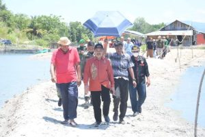 Penjabup Sherman Lakukan Panen Raya Ikan Bandeng di Kecamatan Mananggu