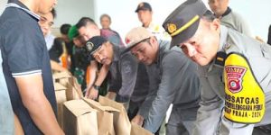 Pj. Bupati Boalemo Saksikan Penyegelan Logistik Pilkada Tahun 2024