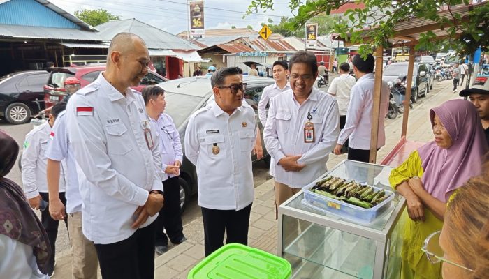Tinjau Taman Kuliner Kalimadu, Wakil Walikota Minta Pedagang Takjil Jaga Kualitas Dagangannya