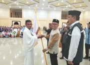Lepas Jemaah Haji Kloter 32, La Ode Haimudin Sampaikan Pesan Penting 