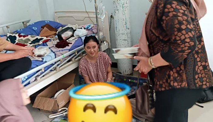 Program Jumat Berkah Berlanjut, Kristina Mohamad Udoki Berbagi di RSUD Toto Kabila