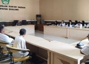 Perdana Pimpin Rapat, Sekretaris DPRD Boalemo Tekankan Komunikasi, Disiplin, dan Loyalitas