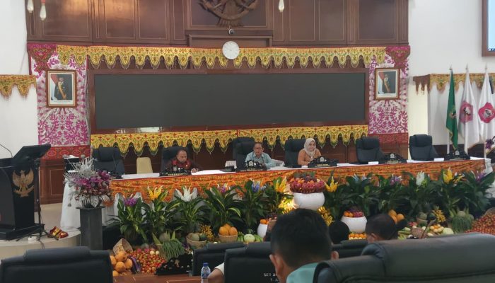 Dekorasi Unik Hasil Tani Hiasi Ruang Paripurna HUT ke-25 Provinsi Gorontalo