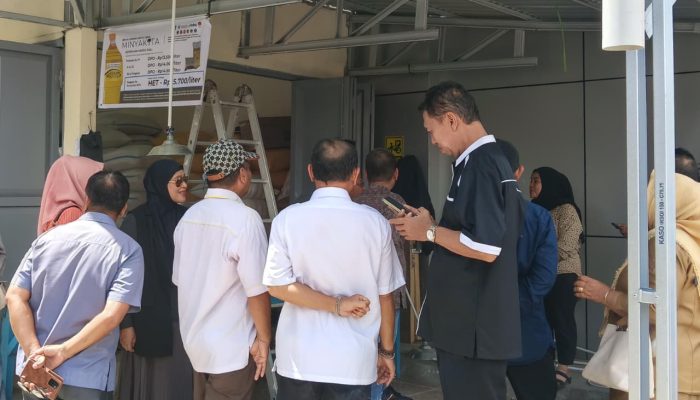 Pantau Pasar Sentral, DPRD Kota Gorontalo Pastikan Stok dan Harga Pangan Aman Jelang Nataru 2026