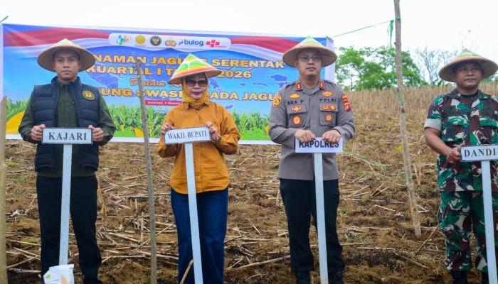 Wujudkan Asta Cita Presiden, Pemkab Gorut dan Forkopimda Menanam Jagung di Desa Ombulodata