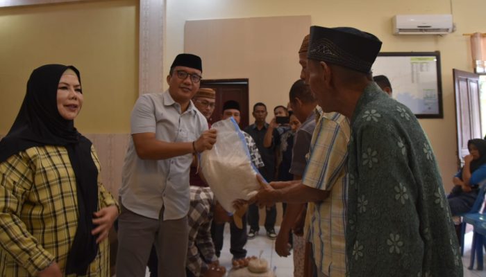 Wabup Boalemo Lahmuddin Dampingi Wagub Gorontalo, Salurkan Ratusan Paket Pangan bagi Lansia dan Disabilitas