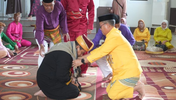 Bupati Thariq Modanggu Kukuhkan Qadhi Gorontalo Utara, Perkuat Sinergi Adat dan Syara’