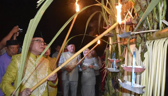 Perayaan Tumbilotohe di Kabupaten Gorontalo, Bupati Sofyan Puhi: Jaga Tradisi dan Tetap Ramaikan Masjid