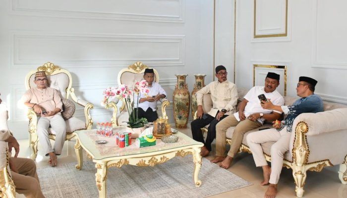Wabup Boalemo Lahmuddin Hambali Tekankan Pentingnya Nilai Kekeluargaan Saat Gelar Open House di Kediaman Pribadi