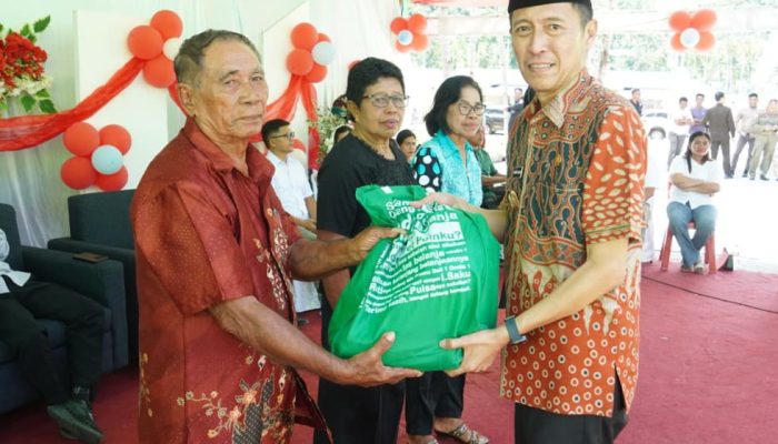 Rayakan Paskah di Huntap Modisi, Bupati Iskandar Kamaru Ajak Masyarakat Perkuat Persaudaraan
