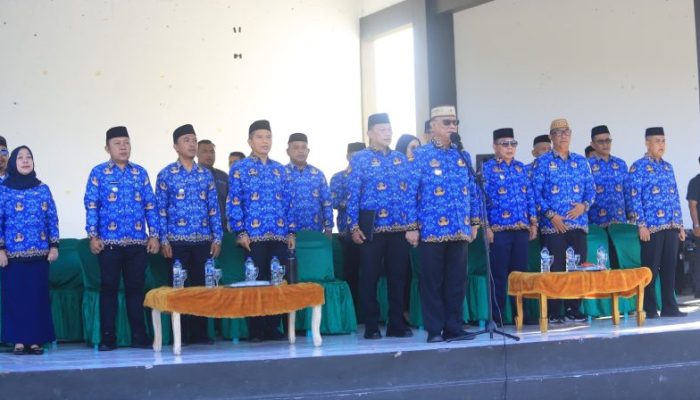 Tekankan Integritas, Bupati Ismet Mile Imbau ASN Seimbangkan Hak dan Kewajiban