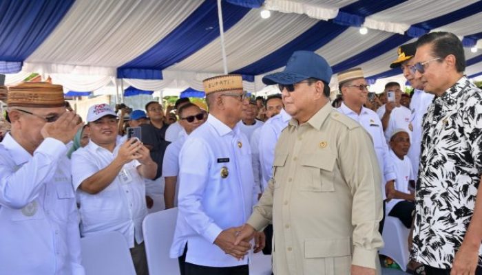 Presiden Prabowo Resmikan Kampung Nelayan Merah Putih, Bupati Ismet Mile Nyatakan Dukung Penuh