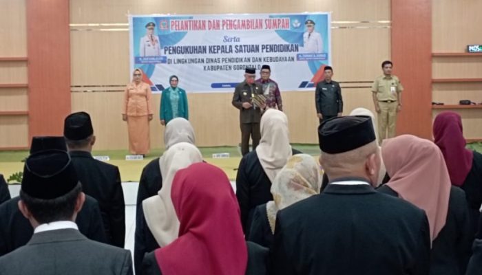 Bupati Sofyan Puhi Lantik 69 Kepala Sekolah dan Korwil, Tekankan Profesionalisme serta Persiapan Diklat DAK