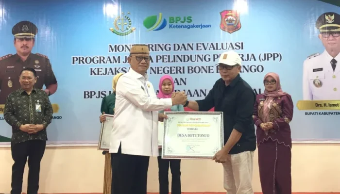 Cetak Pendaftar Terbanyak, Desa Botutonuo Sabet Juara Satu Program Jaksa Pelindung Pekerja