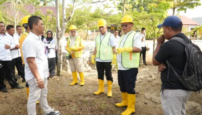 Revitalisasi SMPN 1 Sumalata Timur, Bupati Thariq Tegaskan Perbaikan Fasilitas Vital Sekolah Harus Sesuai Standar