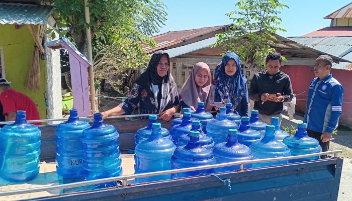 Aksi Peduli DPW PAN Gorontalo: Tanggap Kemarau Salurkan Air Bersih untuk Warga Bonpes