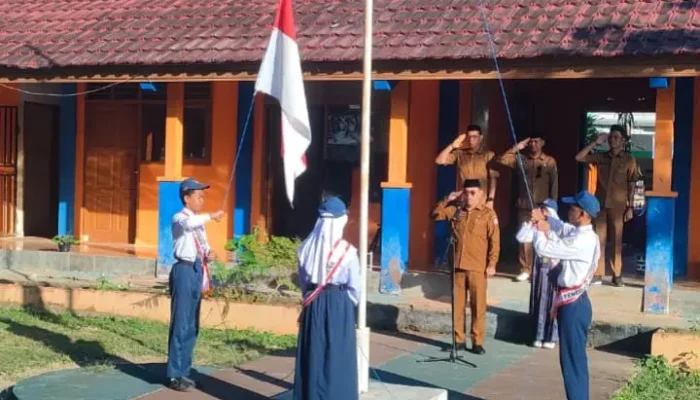 Pimpin Apel Perdana di SMPN 2 Kabila, Sekda Bone Bolango Titip Pesan Ini untuk Siswa Baru