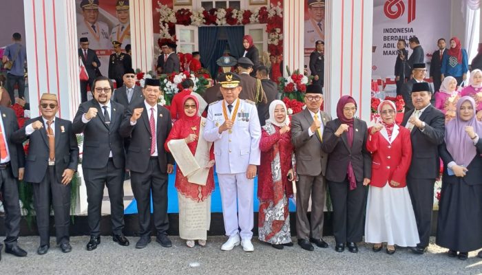 Bacakan Teks Proklamasi Peringatan HUT Ke-81 RI, Ketua DPRD Tekankan Nilai Kemerdekaan Ditransformasi Jadi Kesejahteraan