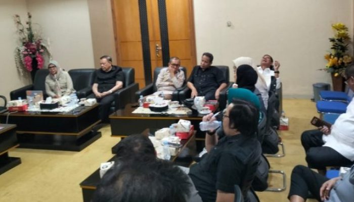 Sepakati Iuran Tambang Rakyat 7 Persen, Pihak Pansus Tekankan Hasil Penerimaan untuk Pemulihan Lingkungan