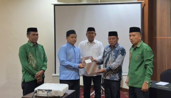 Bawa Misi Harumkan Daerah, Wabup Risman Serahkan Uang Saku dan Dampingi Langsung Kafilah Bone Bolango di MTQ Nasional