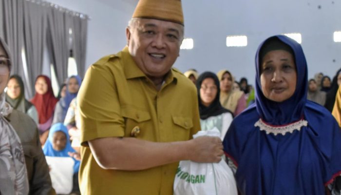 Kawal Penyaluran Cadangan Pangan di Bilato, Wabup Tonny Junus Minta Camat dan Kades Ketat Pengawasan