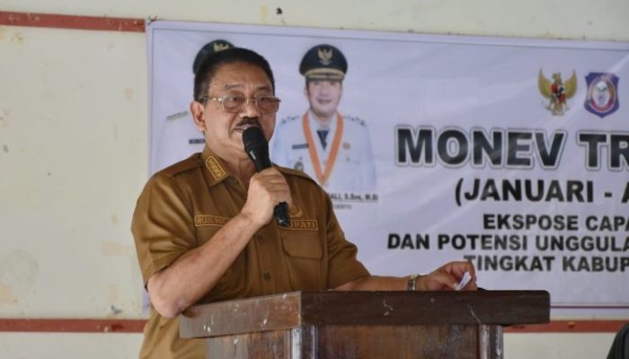 Tekan Angka Kemiskinan, Bupati Rum Pagau Minta Kades Pendataan Akurat Calon Penerima Bantuan