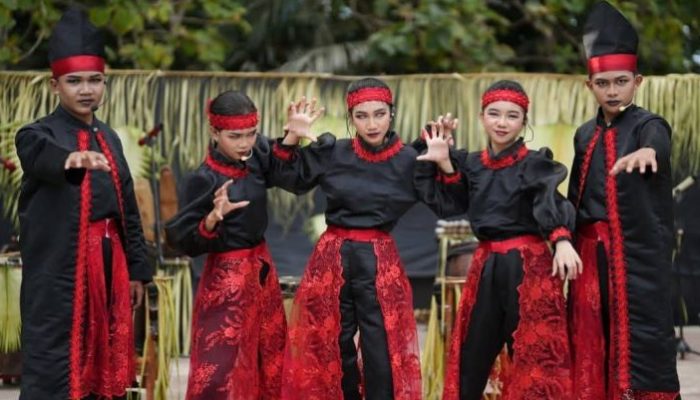 Harumkan Bone Bolango di Ajang Nasional, Siswa SMPN 1 Tilongkabila Raih Medali Emas Kreativitas Musik Tradisional