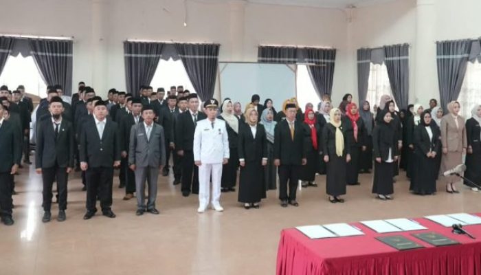 Perkuat Kinerja Pemerintahan, Bupati Thariq Lantik 34 Pejabat Administrator Gorontalo Utara